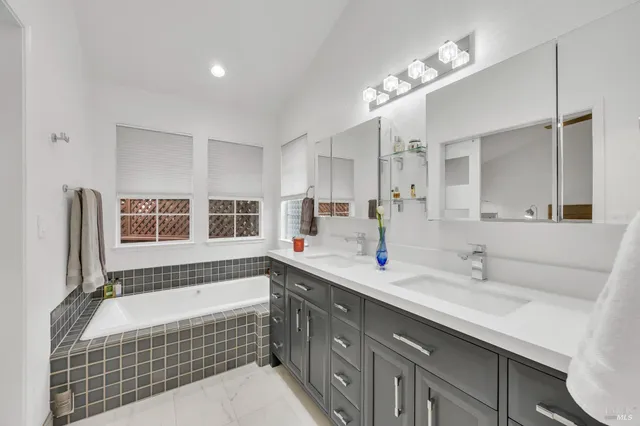 $1,250,000 | 14 Clement Court, Napa, CA 94558