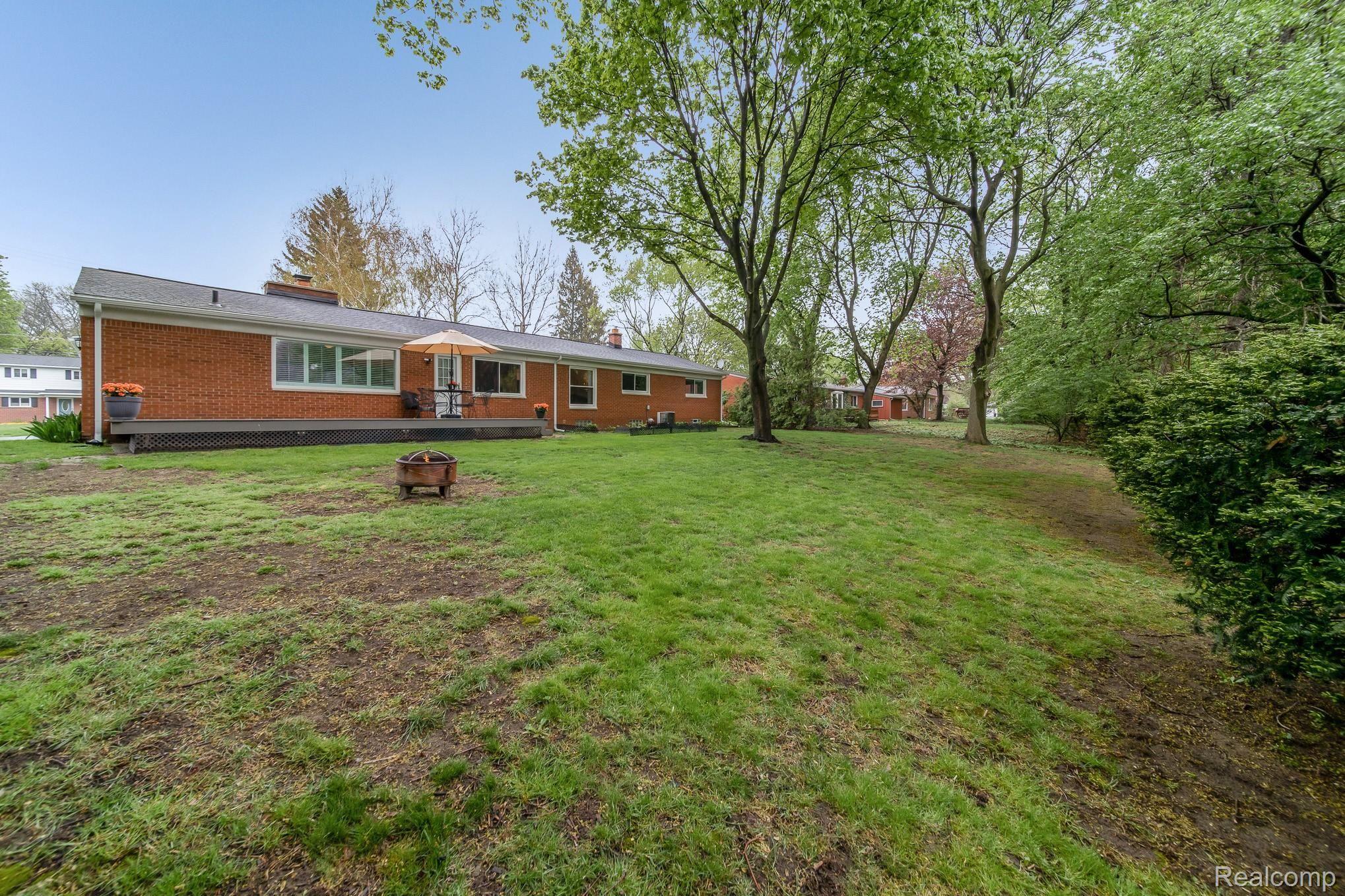 28430 Ridgebrook Road Farmington, MI 48334 - Photo 22 of 23 28430 Ridgebrook_36-Edit.jpg