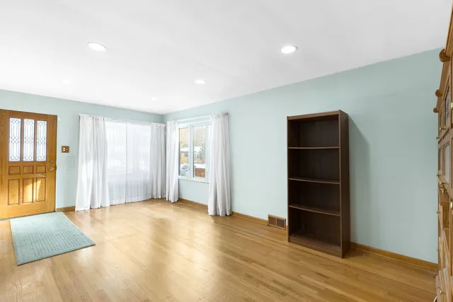 $439,900 | 428 Callan Avenue, Evanston, IL 60202