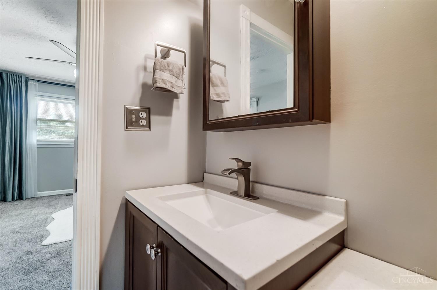 6173 Springdale Road Cincinnati, OH 45247 - Photo 32 of 73