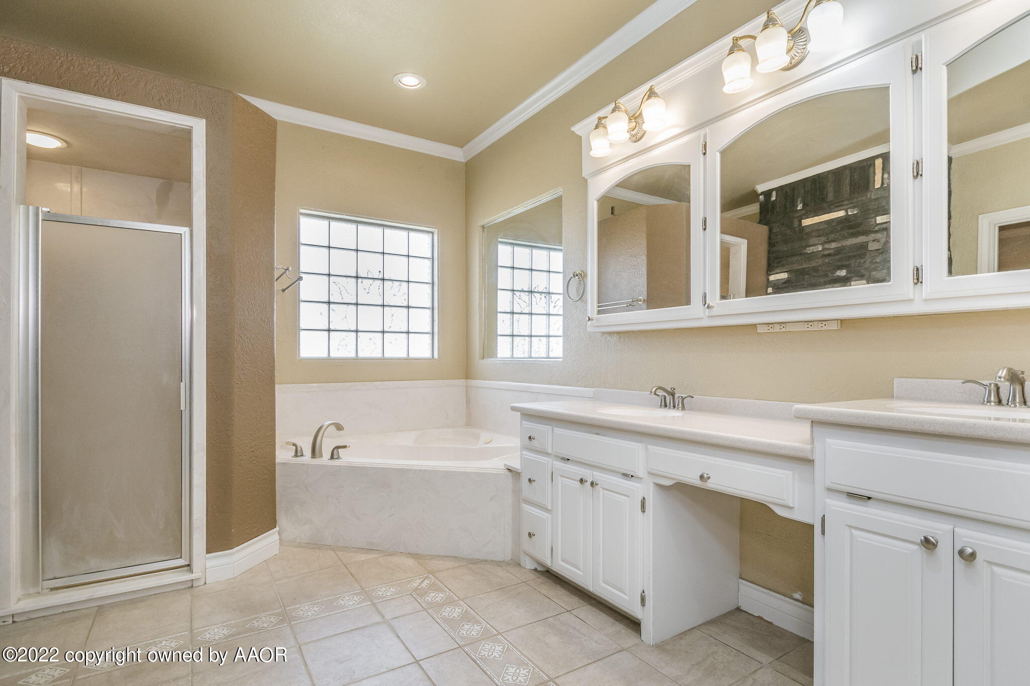 9311 Rj Drive Amarillo, TX 79119 - Photo 13 of 37 Master Bathroom