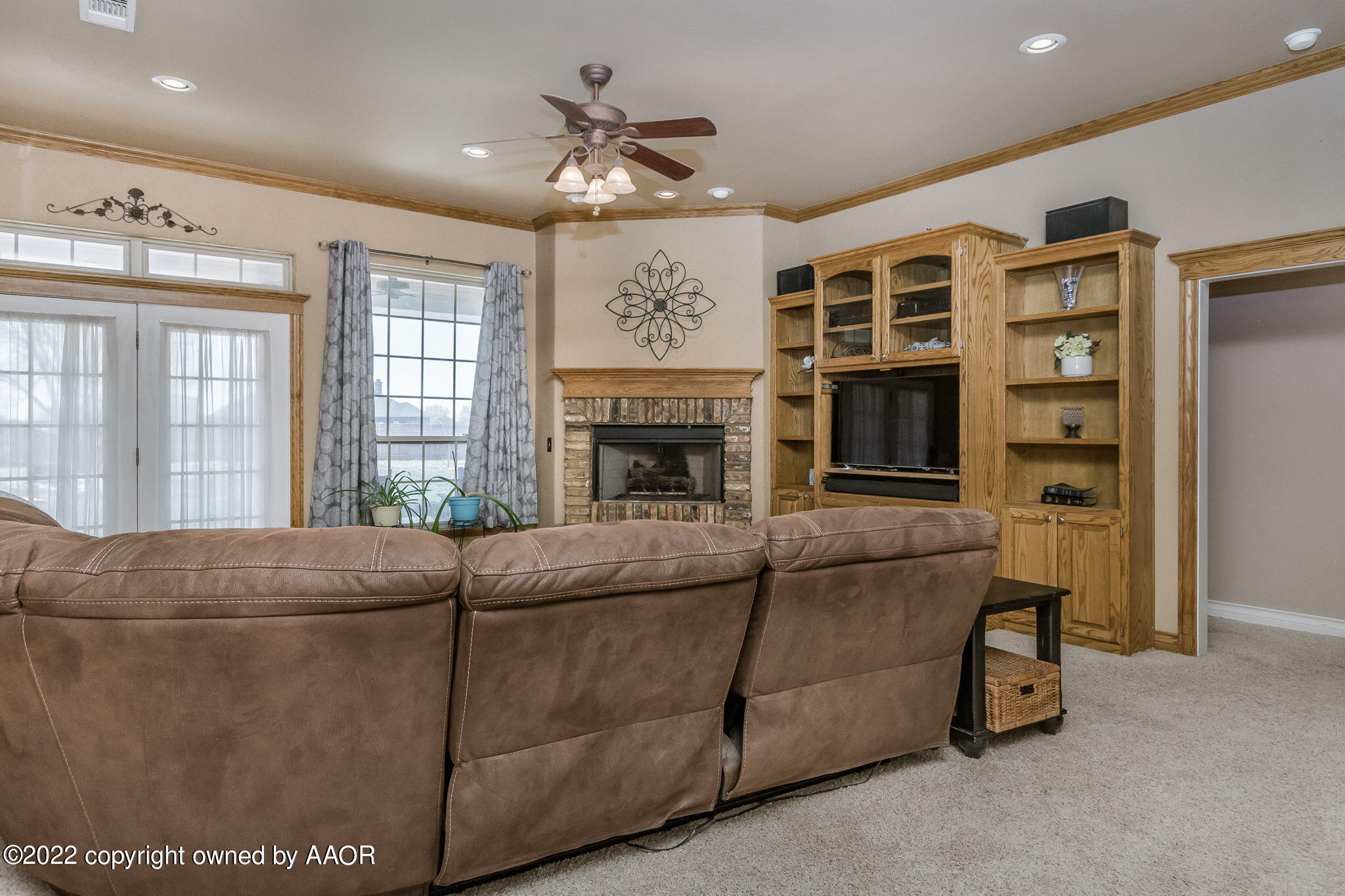 9311 Rj Drive Amarillo, TX 79119 - Photo 3 of 37 Living Room