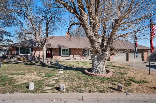 $310,000 | 1804 West Ave H, Muleshoe, TX 79347