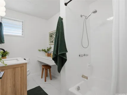 $1,049,000 | 2631 Namauu Drive, Honolulu, HI 96817