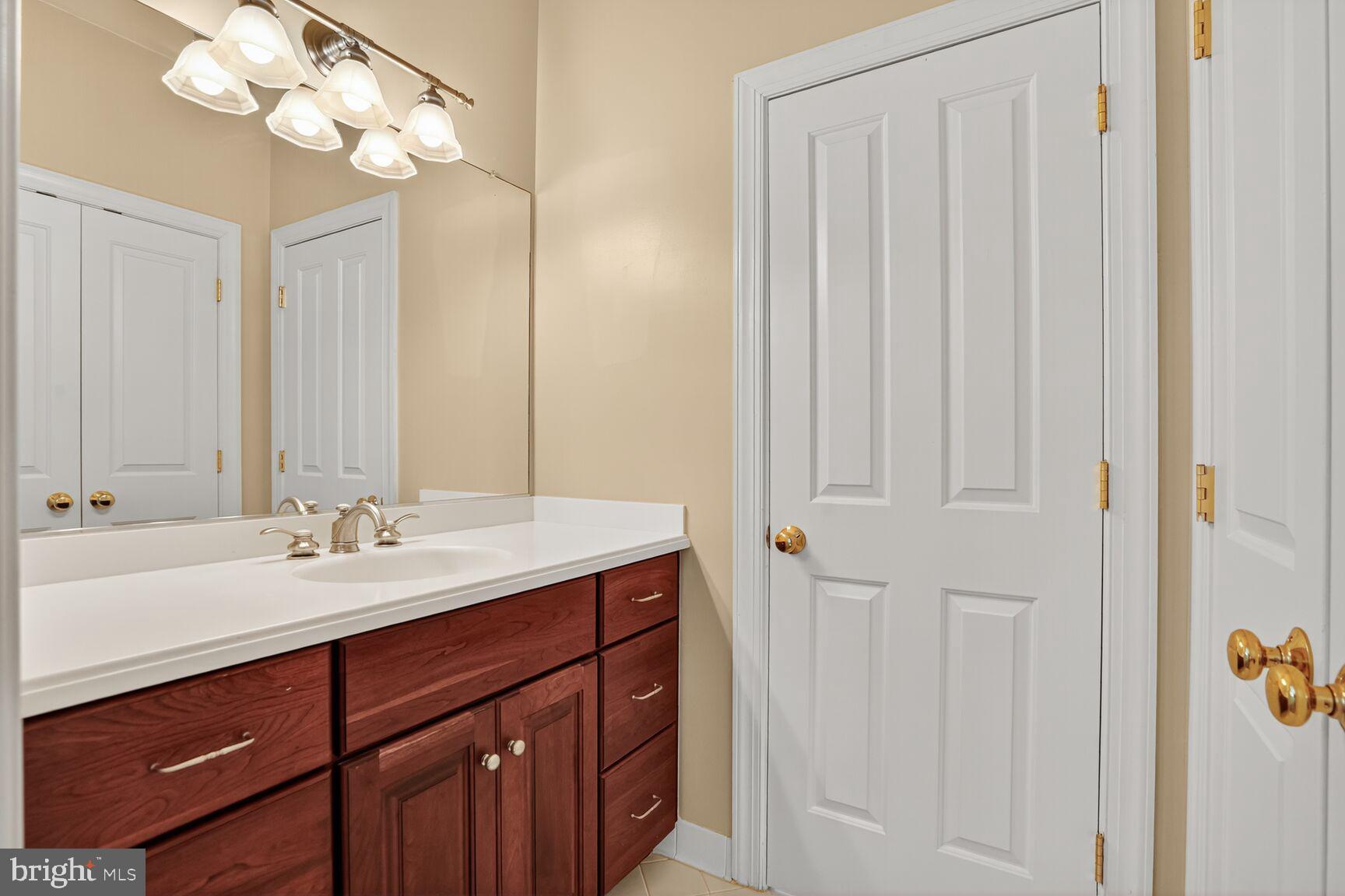 3950 27th Road North Arlington, VA 22207 - Photo 46 of 86 Jack and Jill bath between BR 2 & 3