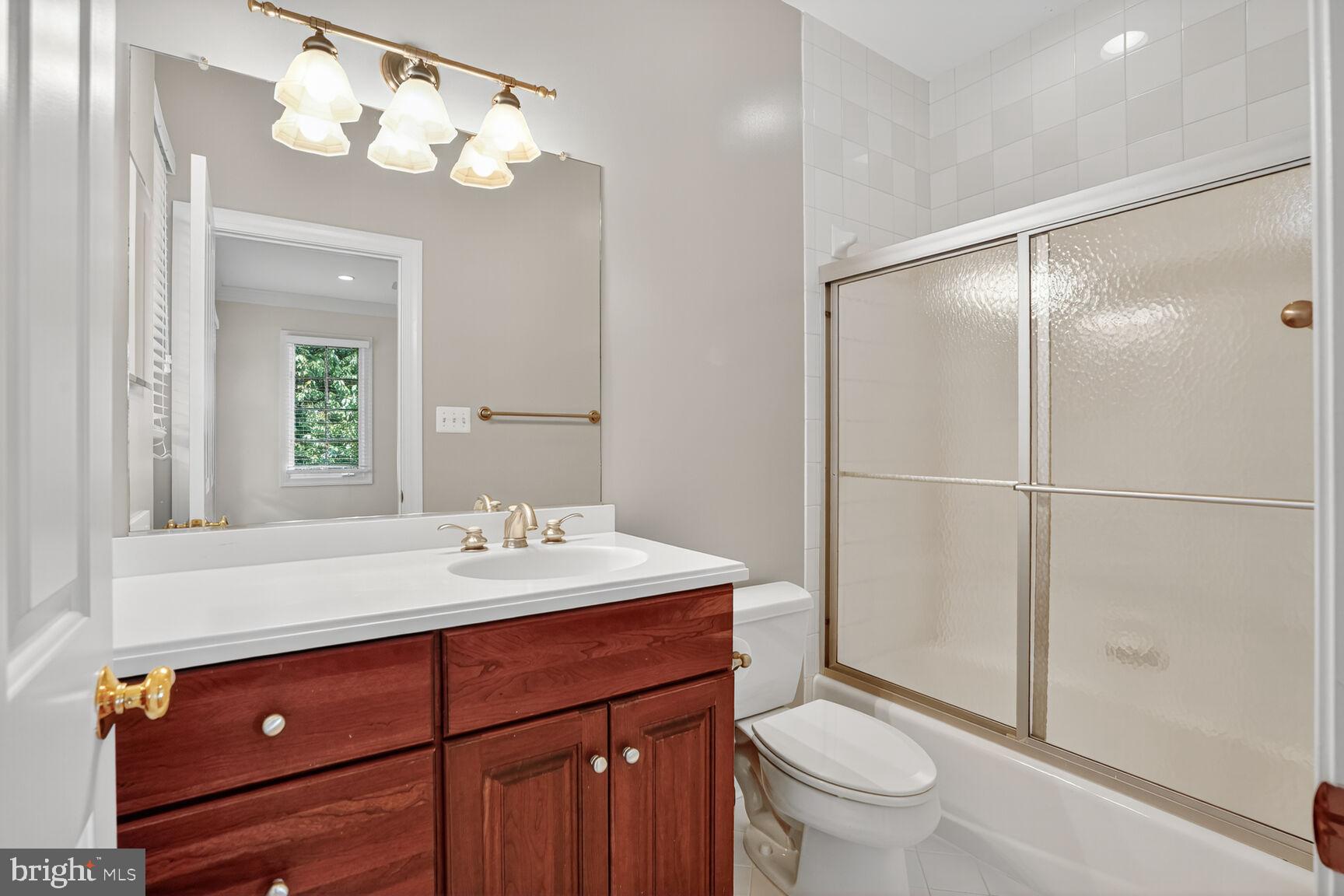 3950 27th Road North Arlington, VA 22207 - Photo 49 of 86 Bedroom 4 bathroom