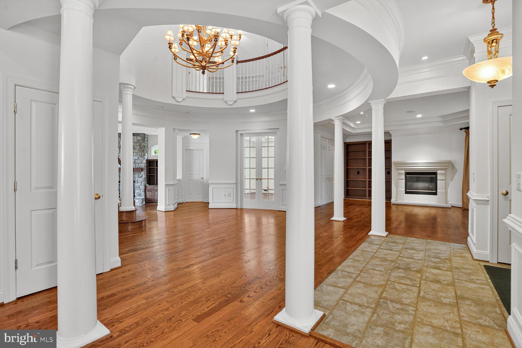 3950 27th Road North Arlington, VA 22207 - Photo 9 of 86 Tile floor at entry for wet and/or muddy shoes