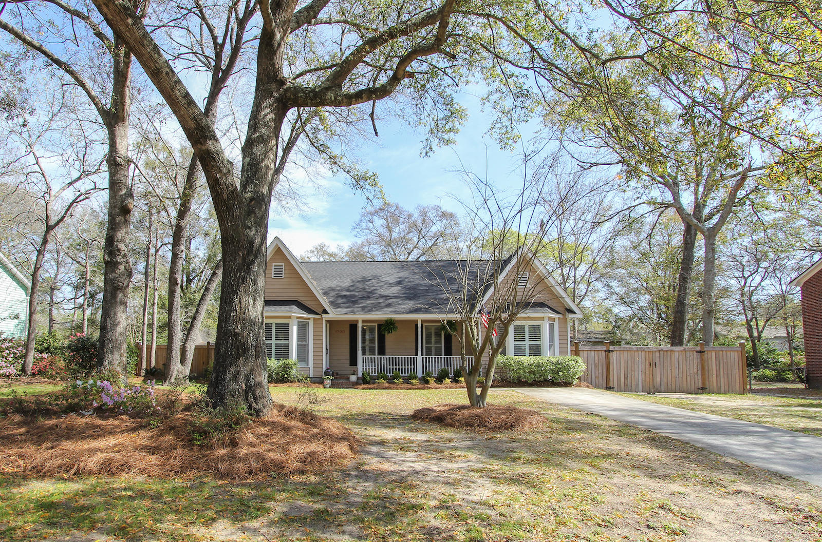 1220 Myrick Road Mount Pleasant, SC 29464 - Photo 3 of 23 IMG_0017