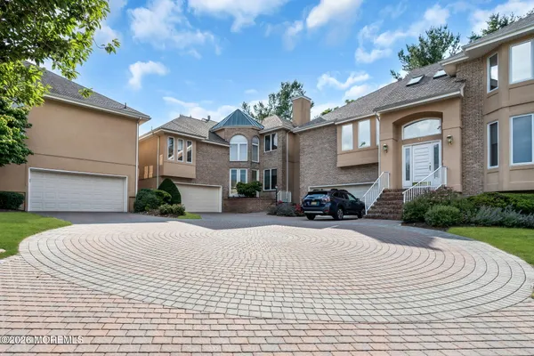 $1,200,000 | 56 Tamarac Court, Holmdel, NJ 07733