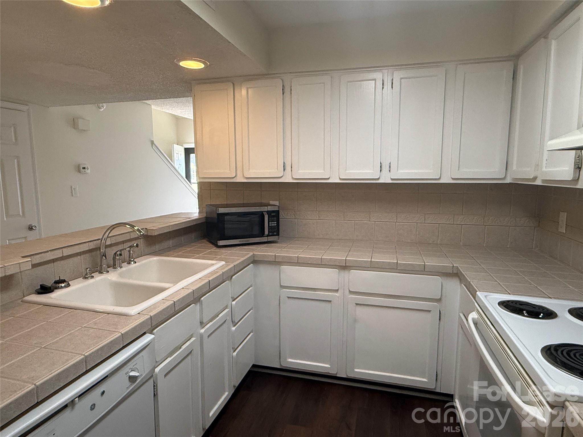 11000 Carmel Crossing Road Charlotte, NC 28226 - Photo 4 of 12