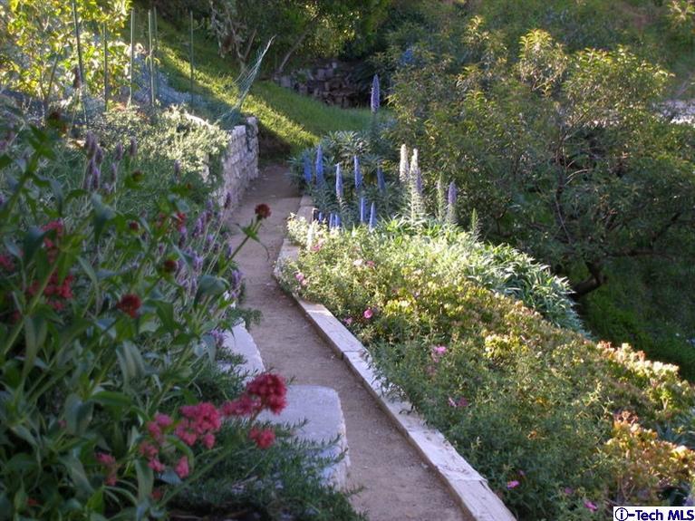 371 Manford Way Pasadena, CA 91105 - Photo 37 of 44 Additional Photo