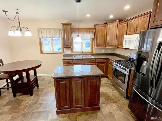 $346,900 | 2706 Berkey Avenue, Goshen, IN 46526