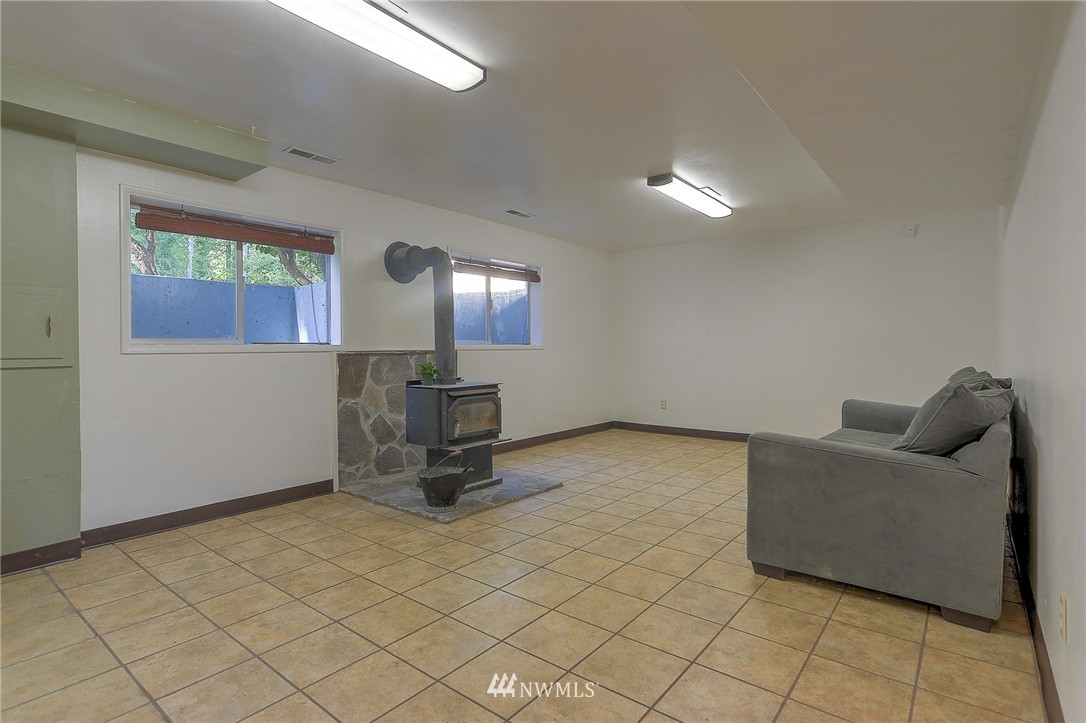 2810 Country Club Road Northwest Olympia, WA 98502 - Photo 21 of 25 Gallery Image 21