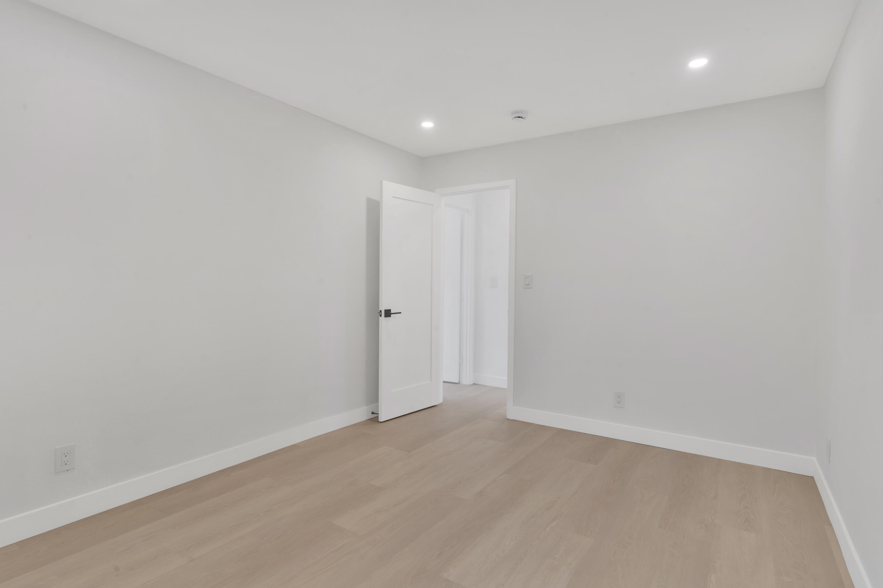 3087 North Biskra Road Palm Springs, CA 92262 - Photo 18 of 31 a view of an empty room