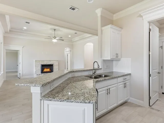 $316,888 | 724 Raylan, Springtown, TX 76082