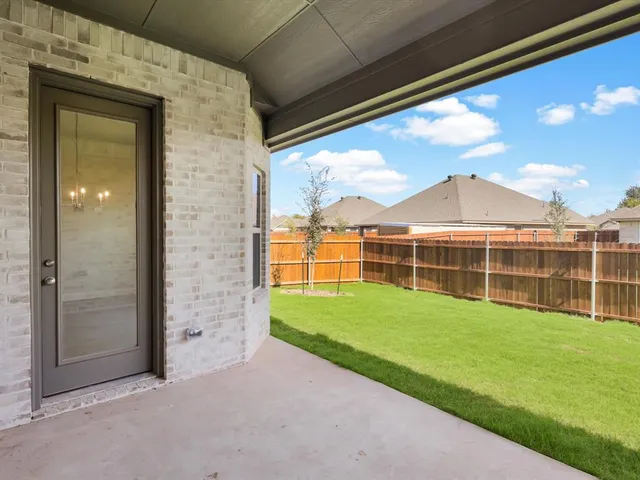 $316,888 | 724 Raylan, Springtown, TX 76082