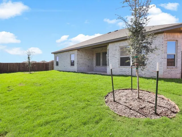 $316,888 | 724 Raylan, Springtown, TX 76082