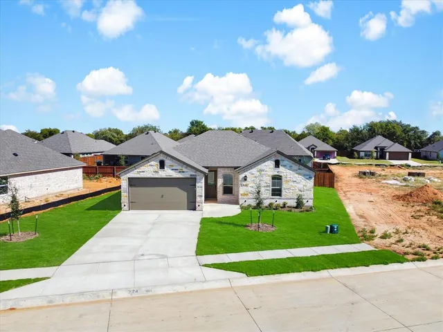 $316,888 | 724 Raylan, Springtown, TX 76082