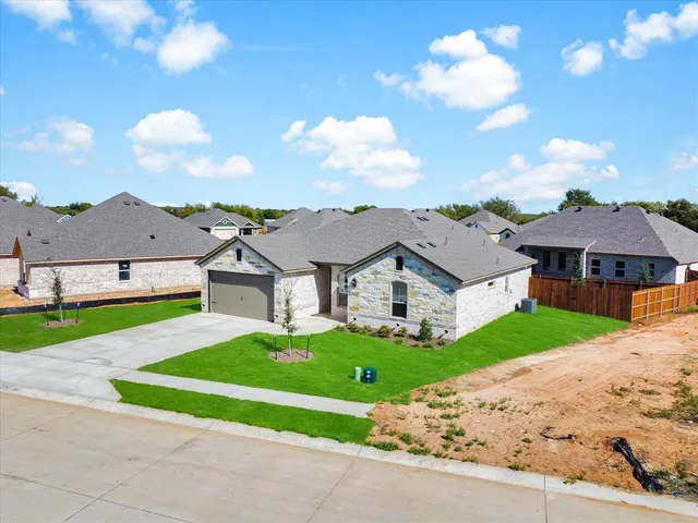 $316,888 | 724 Raylan, Springtown, TX 76082