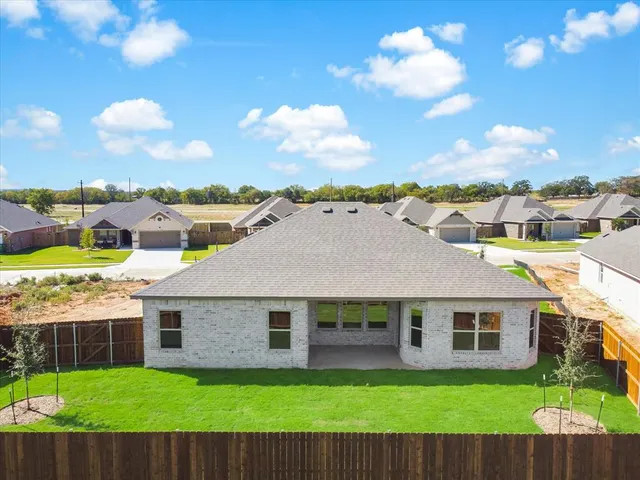 $316,888 | 724 Raylan, Springtown, TX 76082