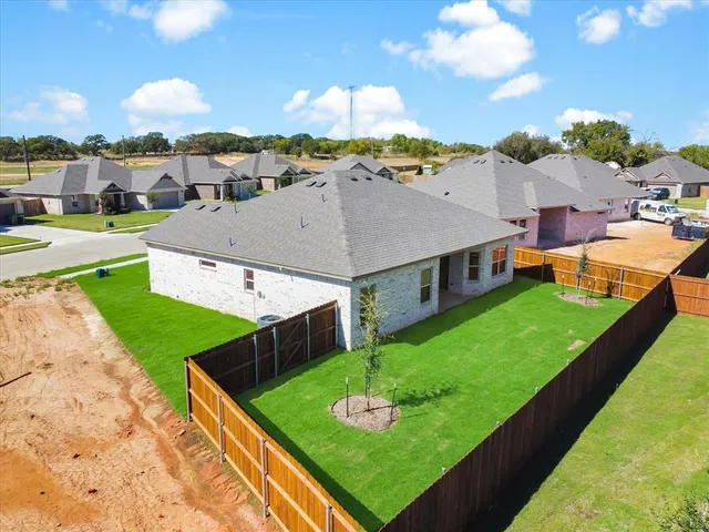 $316,888 | 724 Raylan, Springtown, TX 76082