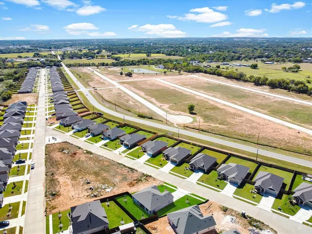 $316,888 | 724 Raylan, Springtown, TX 76082