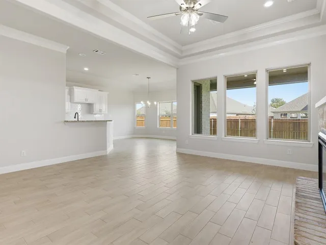 $316,888 | 724 Raylan, Springtown, TX 76082