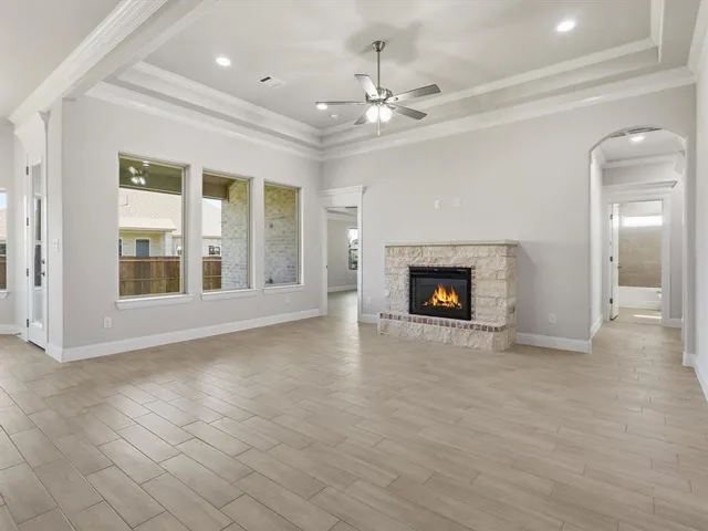 $316,888 | 724 Raylan, Springtown, TX 76082