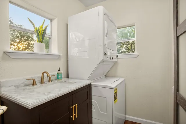 $3,700 | 1352 Lakeshore Drive, Spicewood, TX 78669