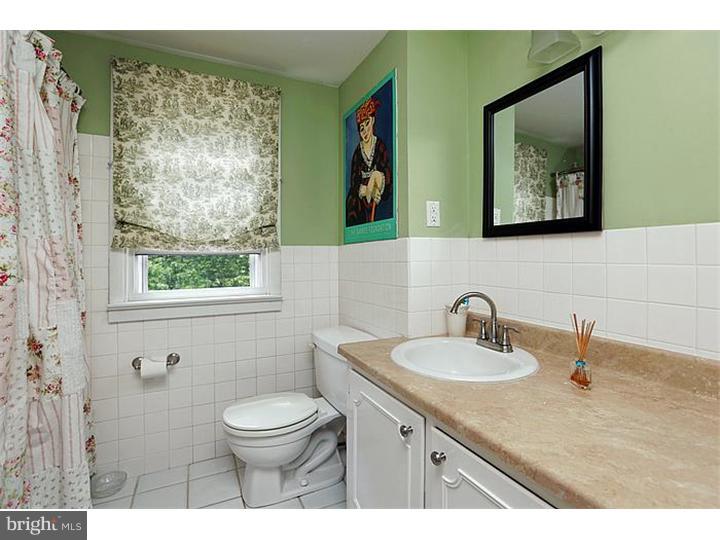 318 Garden Road Oreland, PA 19075 - Photo 16 of 23 Bathroom
