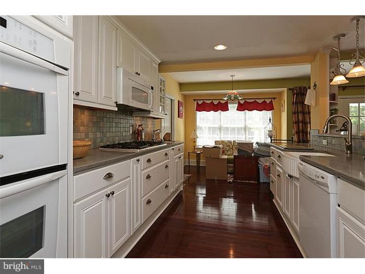 318 Garden Road Oreland, PA 19075 - Photo 8 of 23 Kitchen