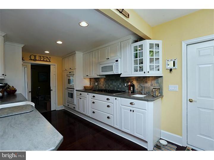 318 Garden Road Oreland, PA 19075 - Photo 10 of 23 Kitchen