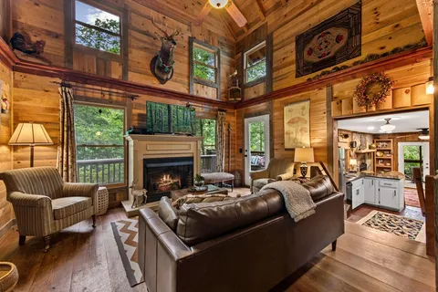 $674,900 | 184 Fightingtown Drive, Blue Ridge, GA 30513