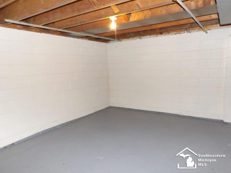 26215 Allen Road Woodhaven, MI 48183 - Photo 37 of 38