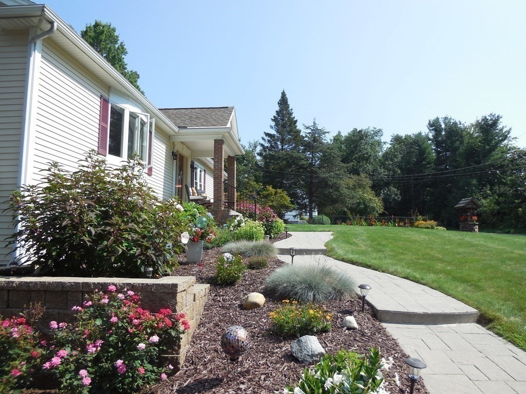 85 Mountain Road Holyoke, MA 01040 - Photo 2 of 28