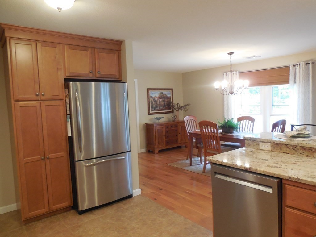 85 Mountain Road Holyoke, MA 01040 - Photo 9 of 28