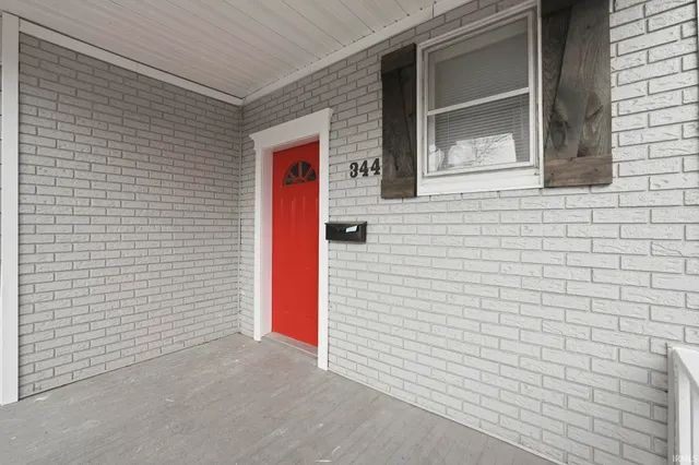 $179,900 | 344 West Dewald Street, Fort Wayne, IN 46802