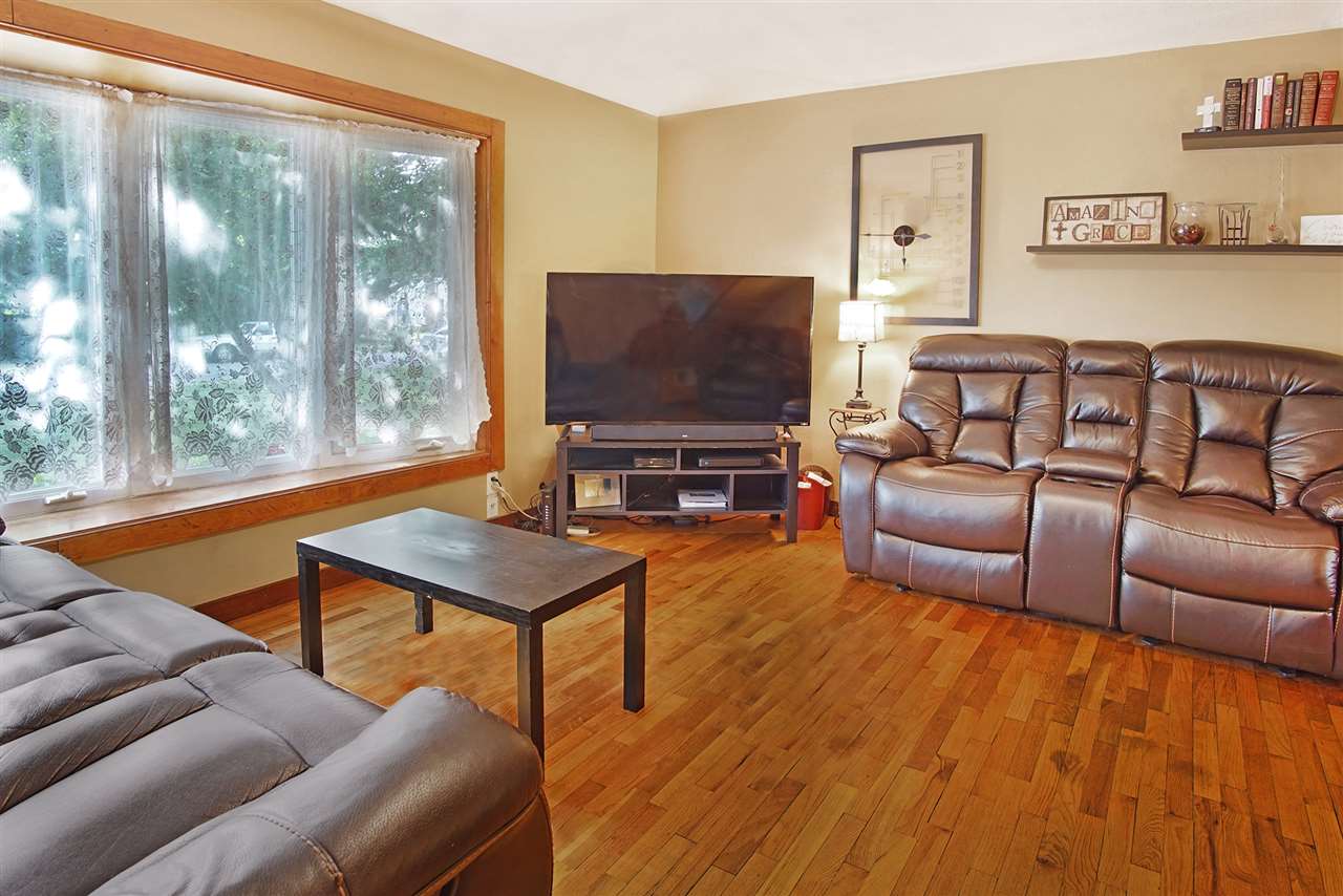 406 South Apple Road Osceola, IN 46561 - Photo 5 of 22 Gallery Image 5