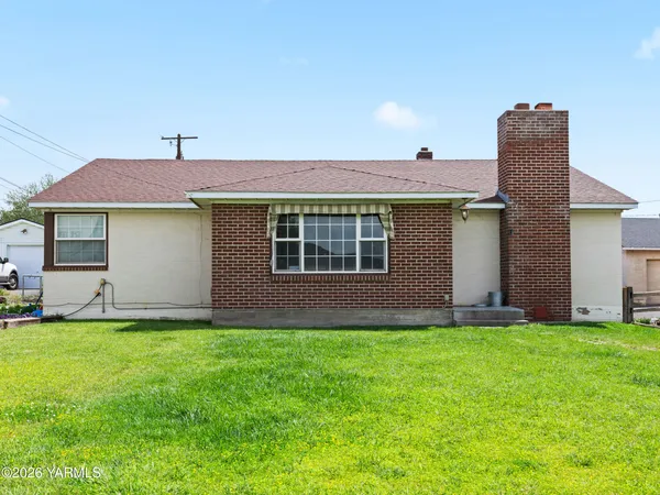 $325,000 | 423 South 41st Street, Yakima, WA 98901