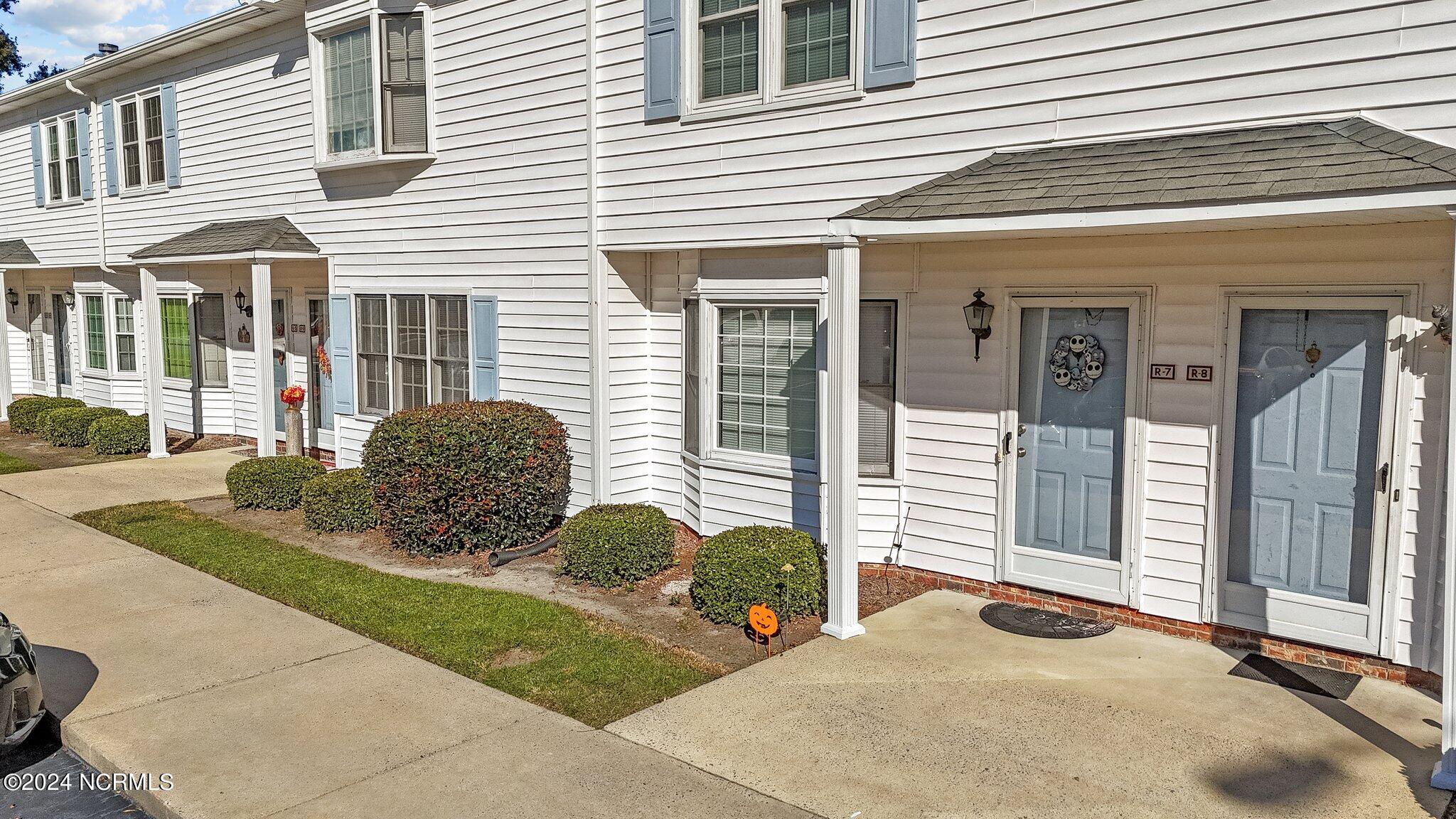 332 Haven Drive, Unit R7 Greenville, NC 27834 - Photo 11 of 12 Front Door
