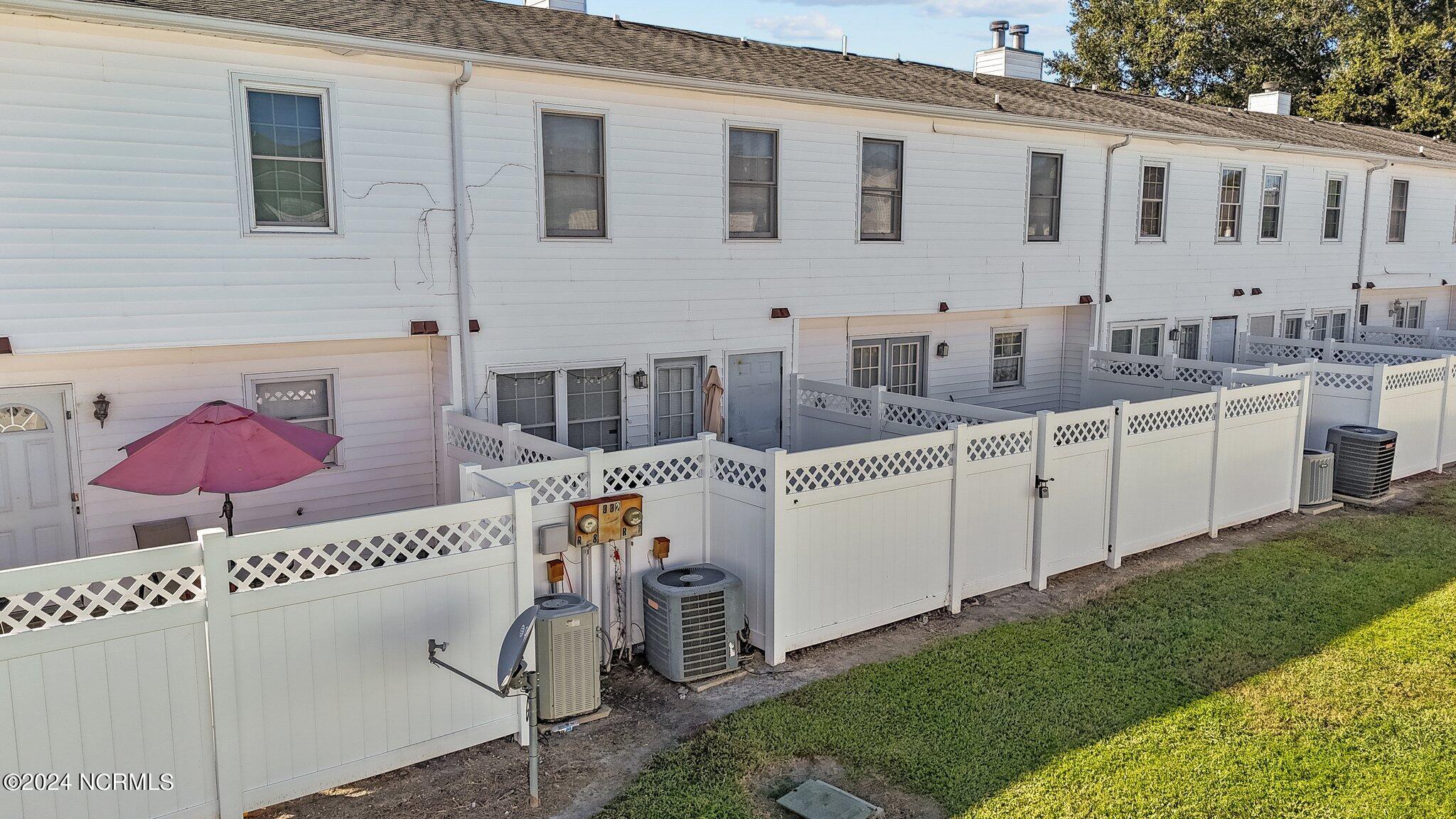332 Haven Drive, Unit R7 Greenville, NC 27834 - Photo 7 of 12 Rear