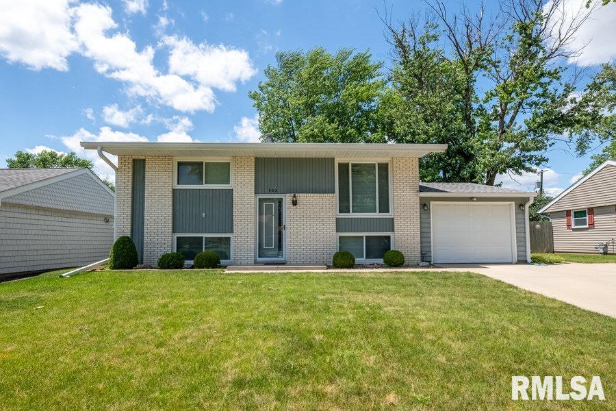 302 Lynnhaven Drive Washington, IL 61571 - Photo 1 of 39 Gallery Image 1