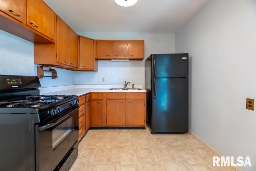 302 Lynnhaven Drive Washington, IL 61571 - Photo 11 of 39 Gallery Image 11