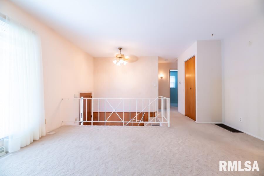 302 Lynnhaven Drive Washington, IL 61571 - Photo 8 of 39 Gallery Image 8