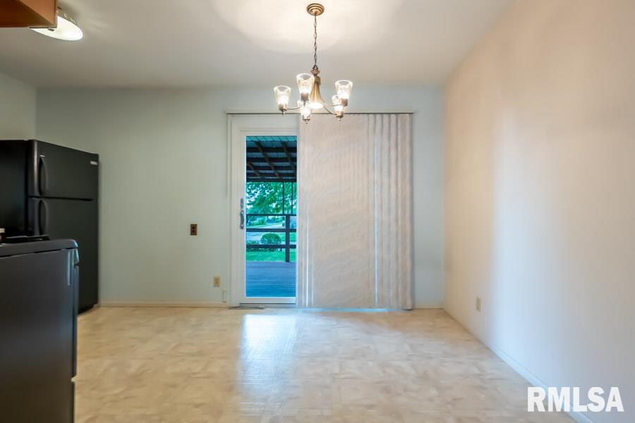 302 Lynnhaven Drive Washington, IL 61571 - Photo 9 of 39 Gallery Image 9