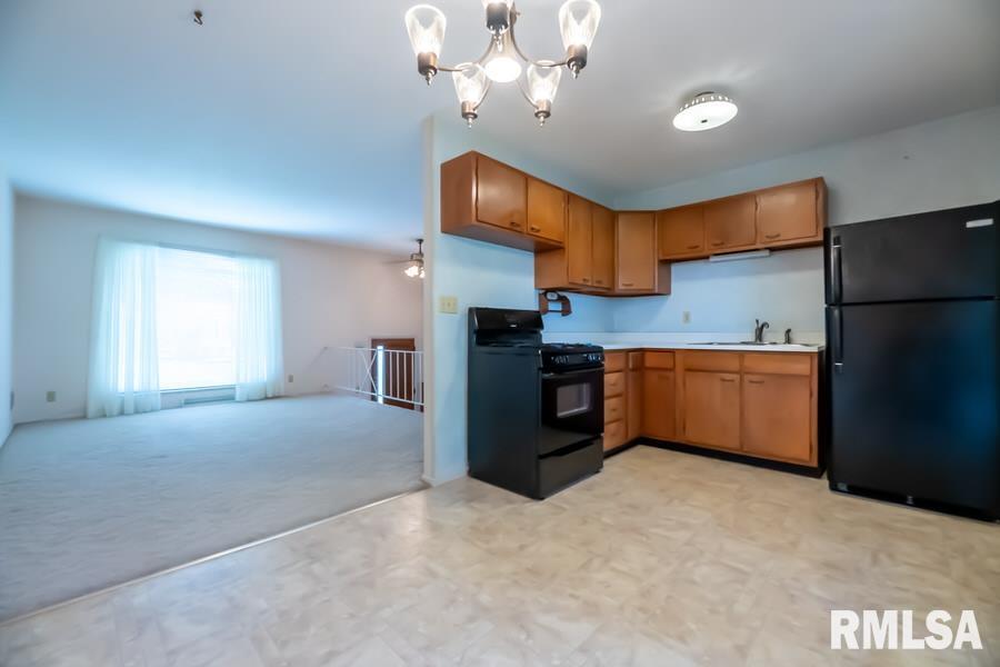 302 Lynnhaven Drive Washington, IL 61571 - Photo 10 of 39 Gallery Image 10