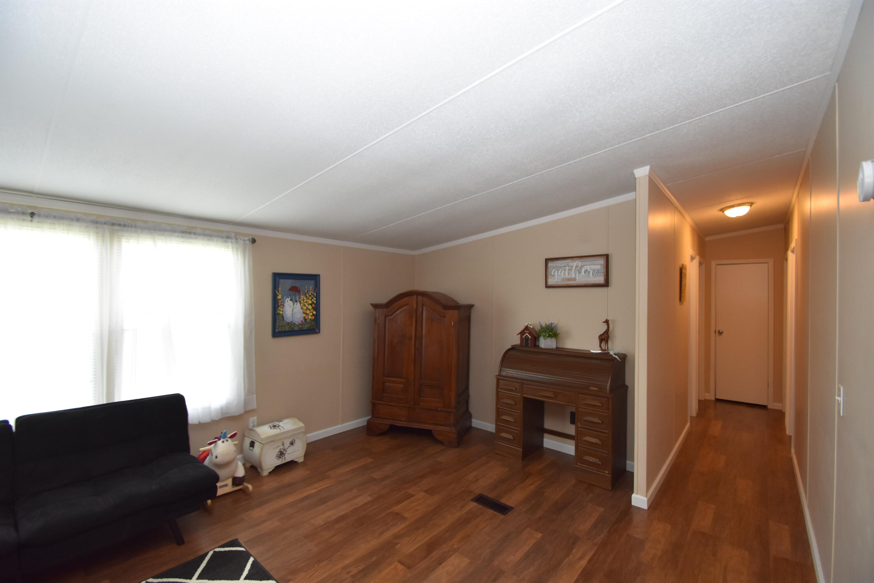 407 Catlett Road Harrodsburg, KY 40330 - Photo 5 of 45 DSC_0247