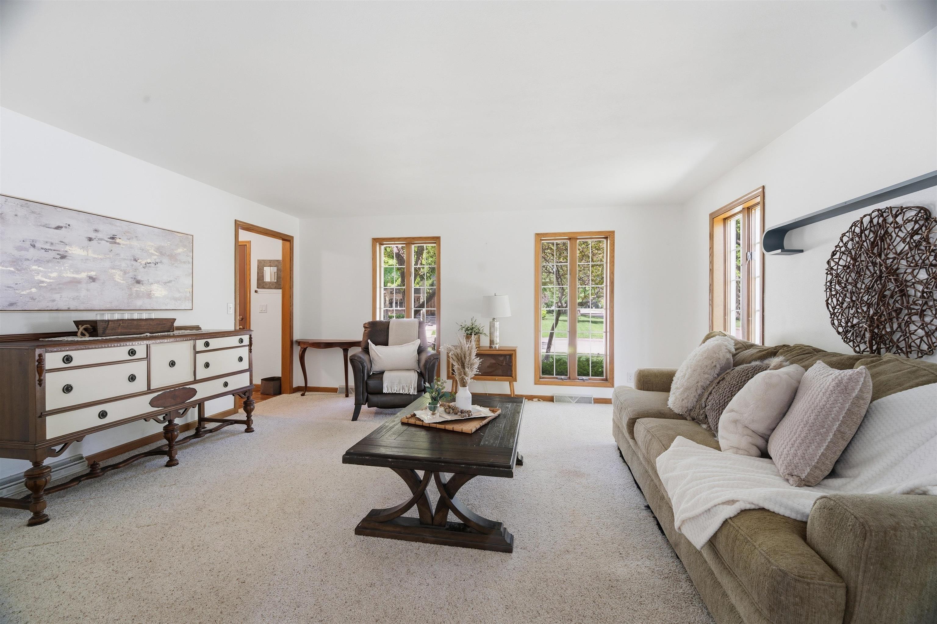 506 South Covenant Lane Appleton, WI 54915 - Photo 3 of 34