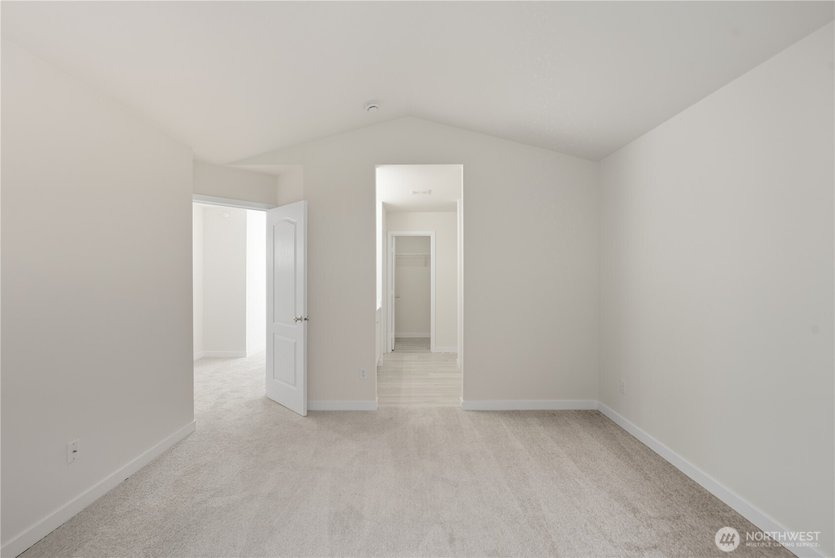 1430 West Casino Road, Unit 272 Everett, WA 98204 - Photo 22 of 37 a view of an empty room