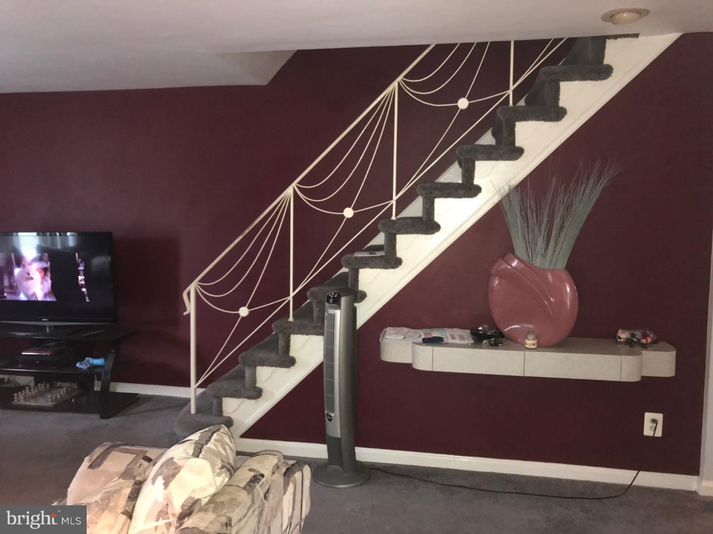 1731 Danforth Street Philadelphia, PA 19152 - Photo 7 of 19 Living Room